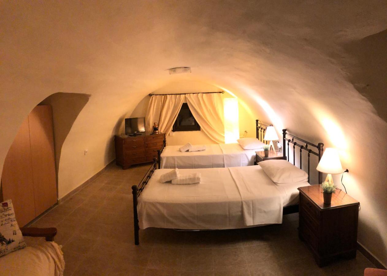 ÁlikaKamares Cave House 3アパートメント エクステリア 写真